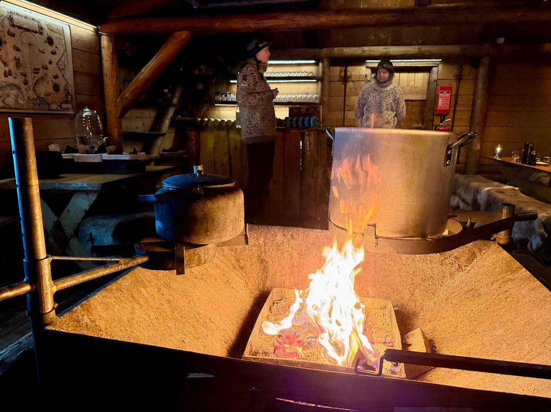 Camp Barentz-朗伊尔城必去景点