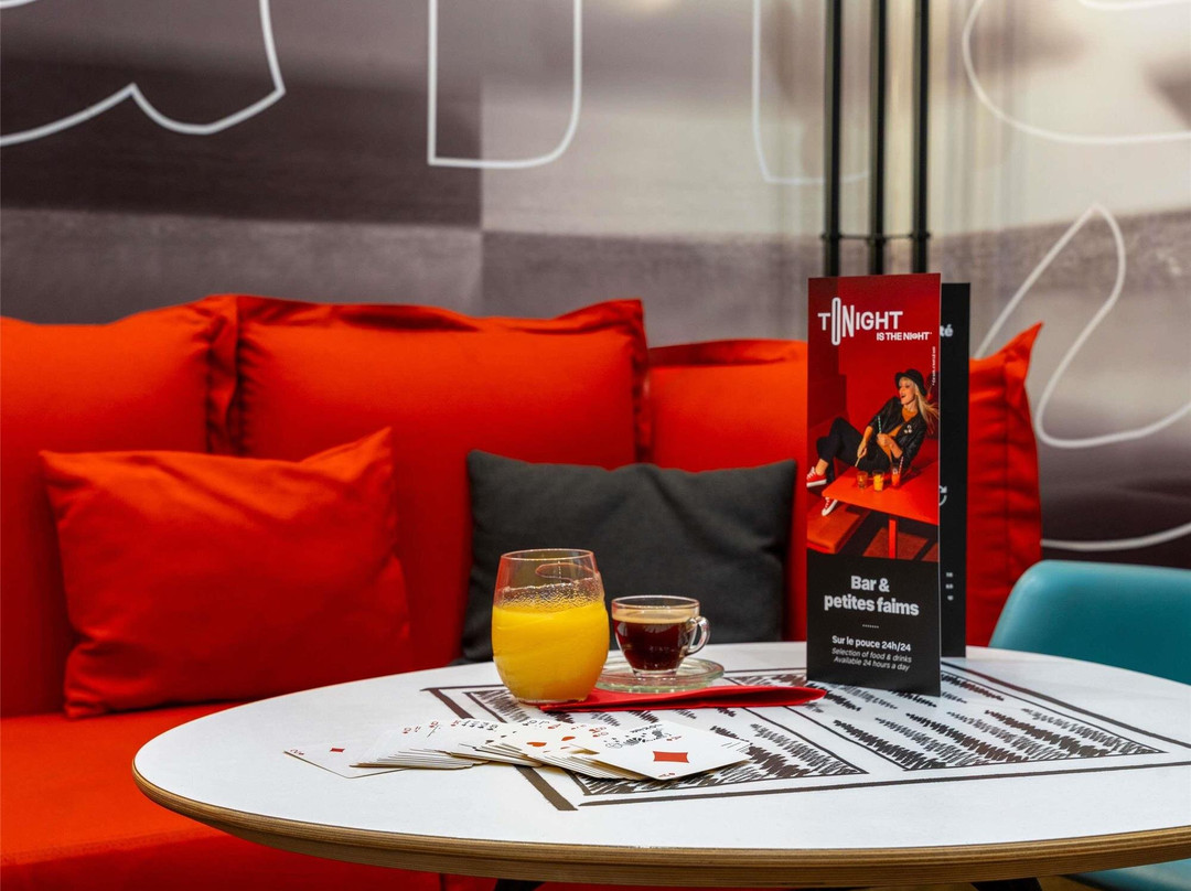 宜必思南锡火车站会议中心酒店主图