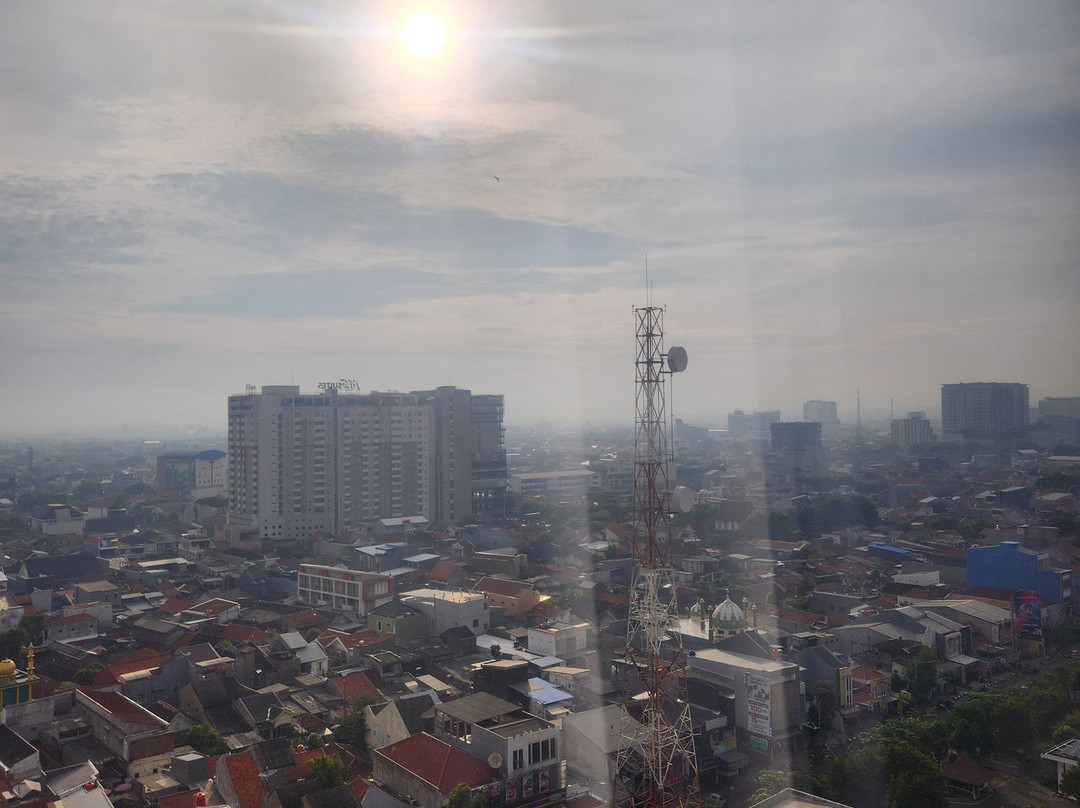 三宝垄皇冠假日酒店主图