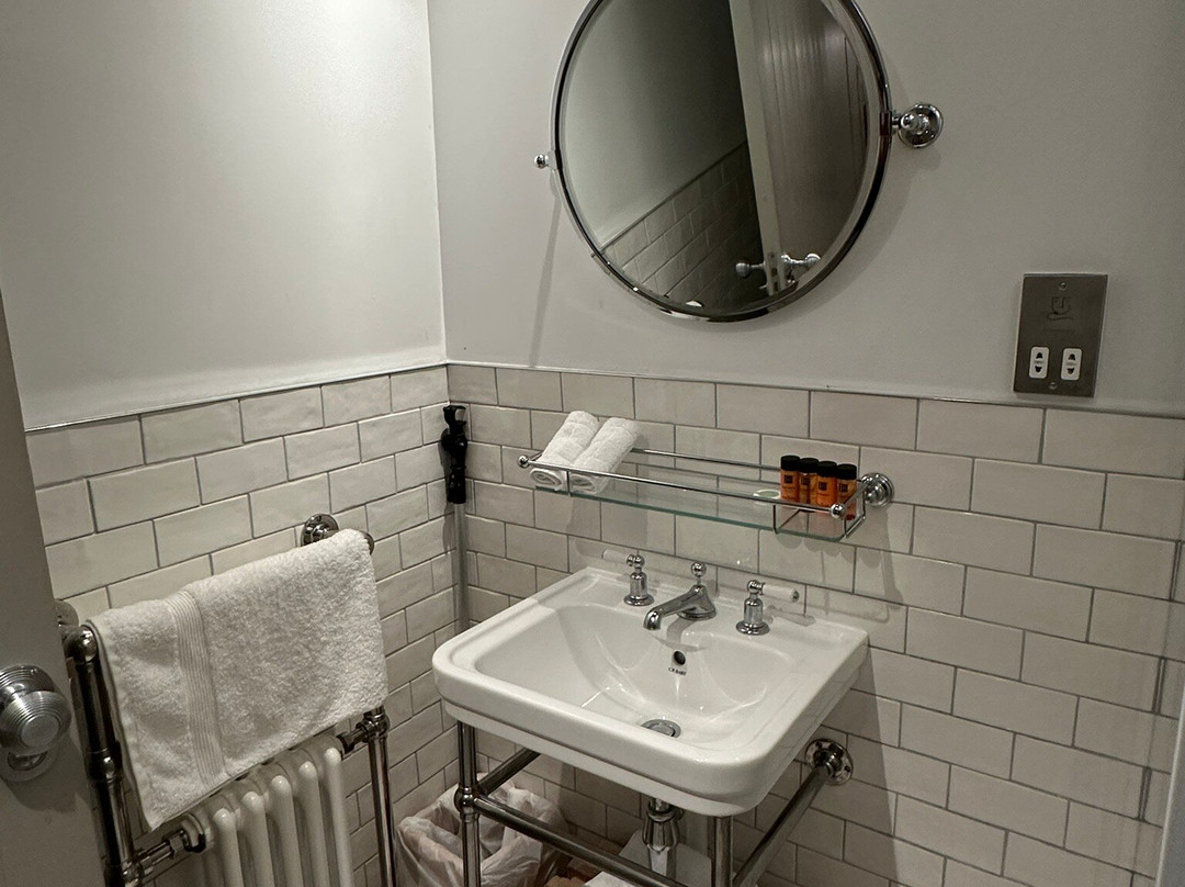 皇冠酒馆、餐厅及住宿宾馆主图