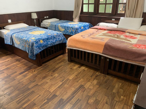 里士满酒店主图