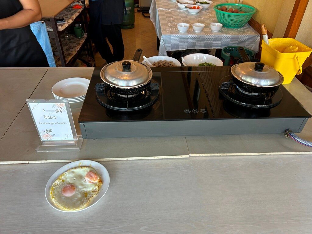 Royal Nakhara Hotel and Convention Centre主图