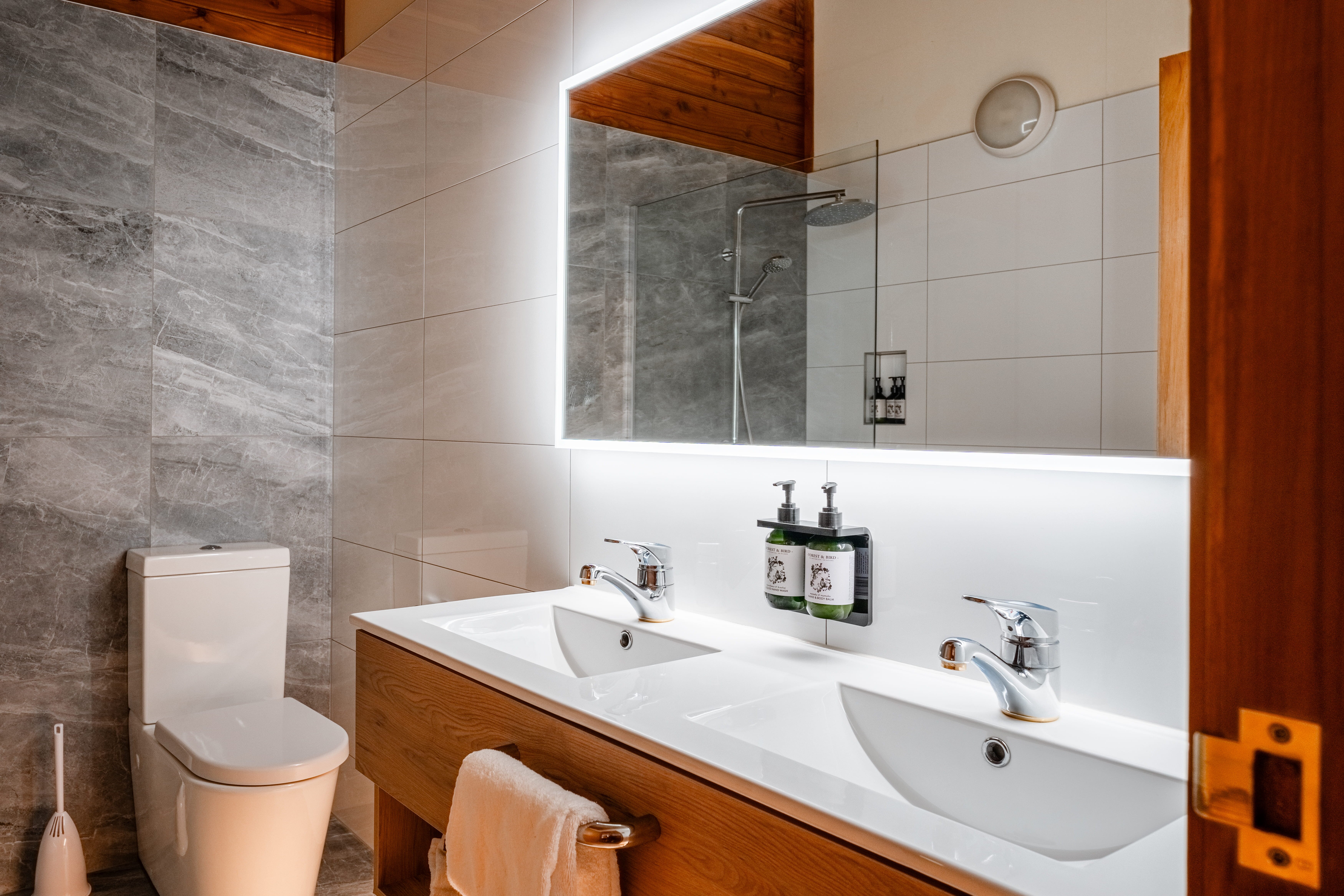 Powderhorn Chateau-浴室