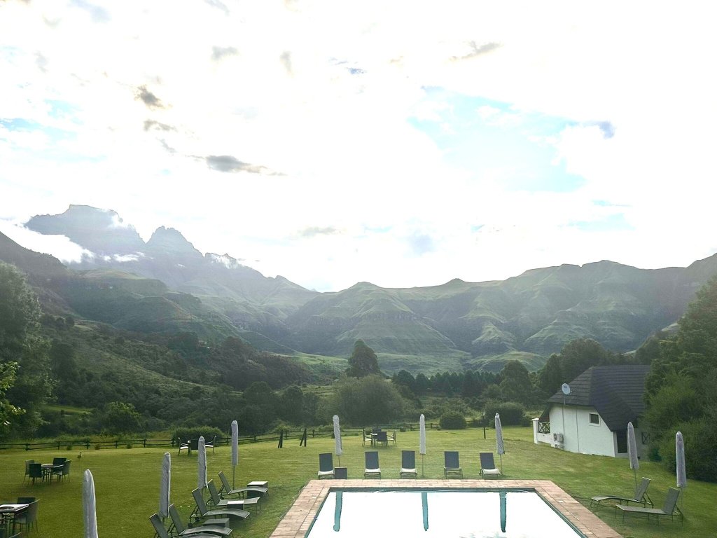 Champagne Castle Hotel-官方