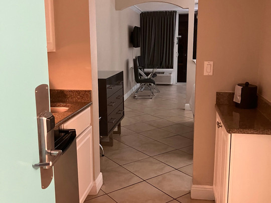 Barefoot Beach Club主图