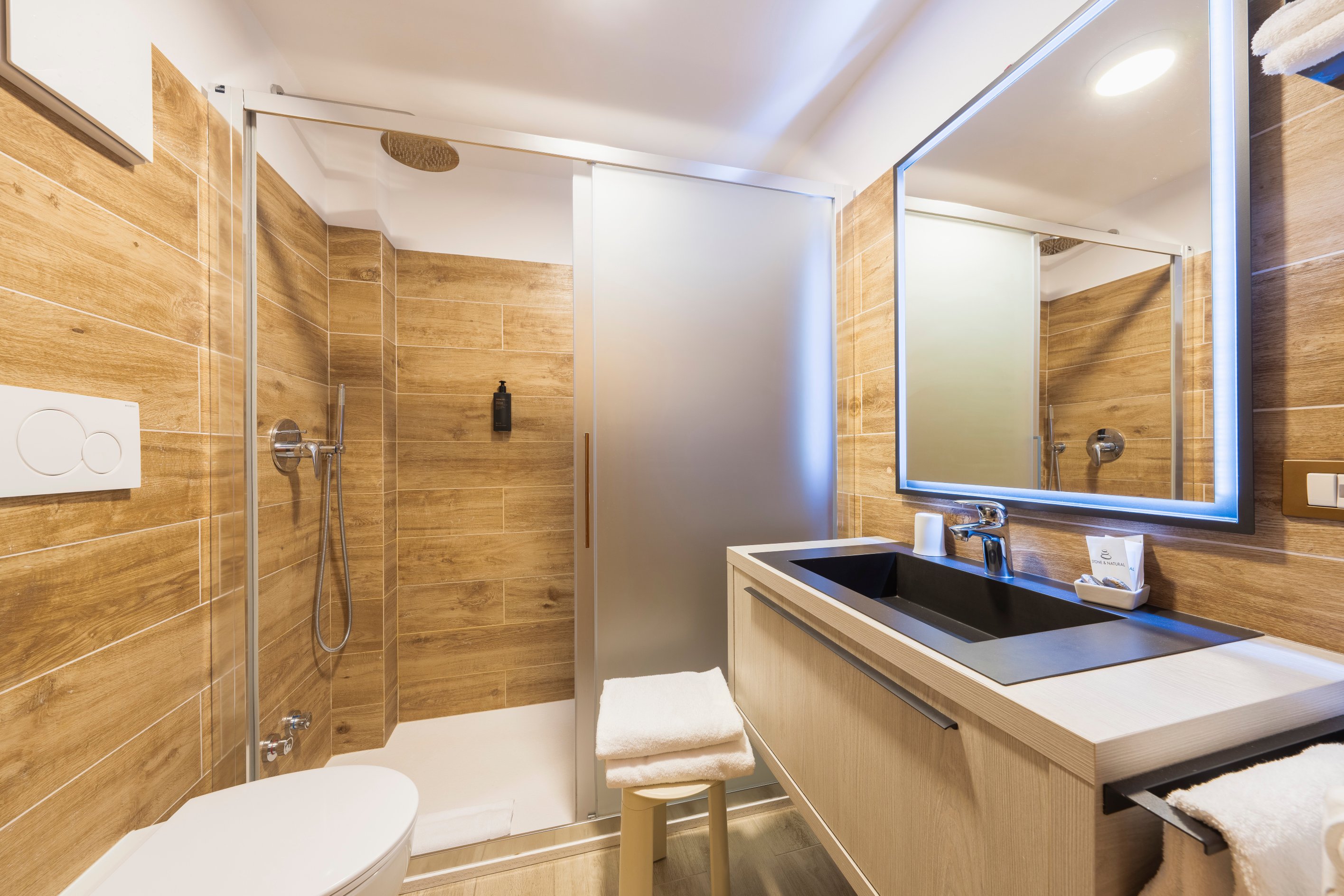 蒙大拿酒店-浴室