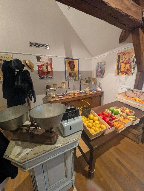 Musée Aux Anciens Commerces-Doue-la-Fontaine必去景点