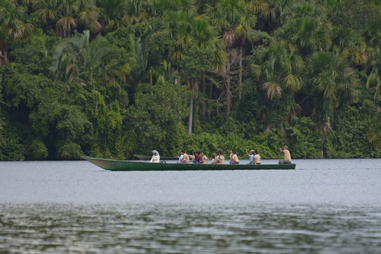 Lago Sandoval-马尔多纳多港必去景点
