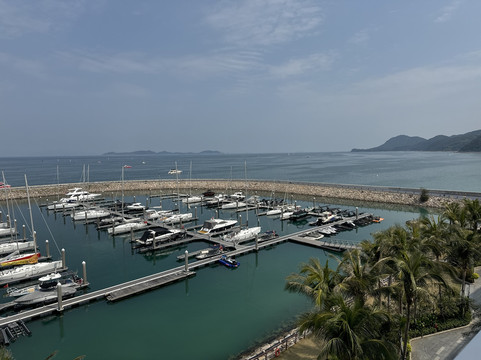 深圳浪骑瞻云度假酒店主图