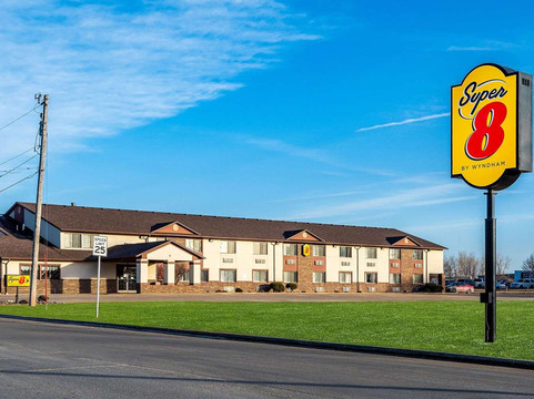 奥尔温速8酒店主图