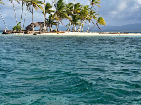 Catamaran San Blas-埃尔波韦尼尔必去景点