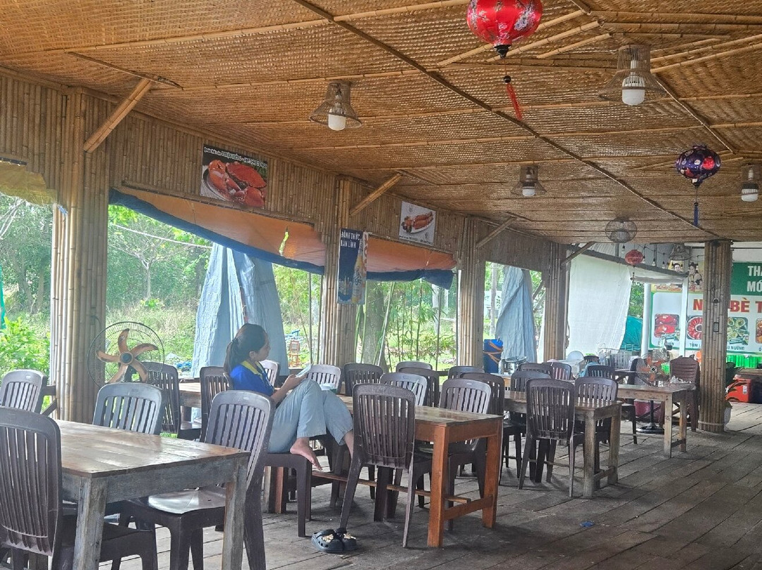 Thuan Kieu 2 - Ham Ninh Seafood Floating Restaurant Phu Quoc