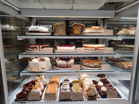 KÔVA Coffee & Cakes