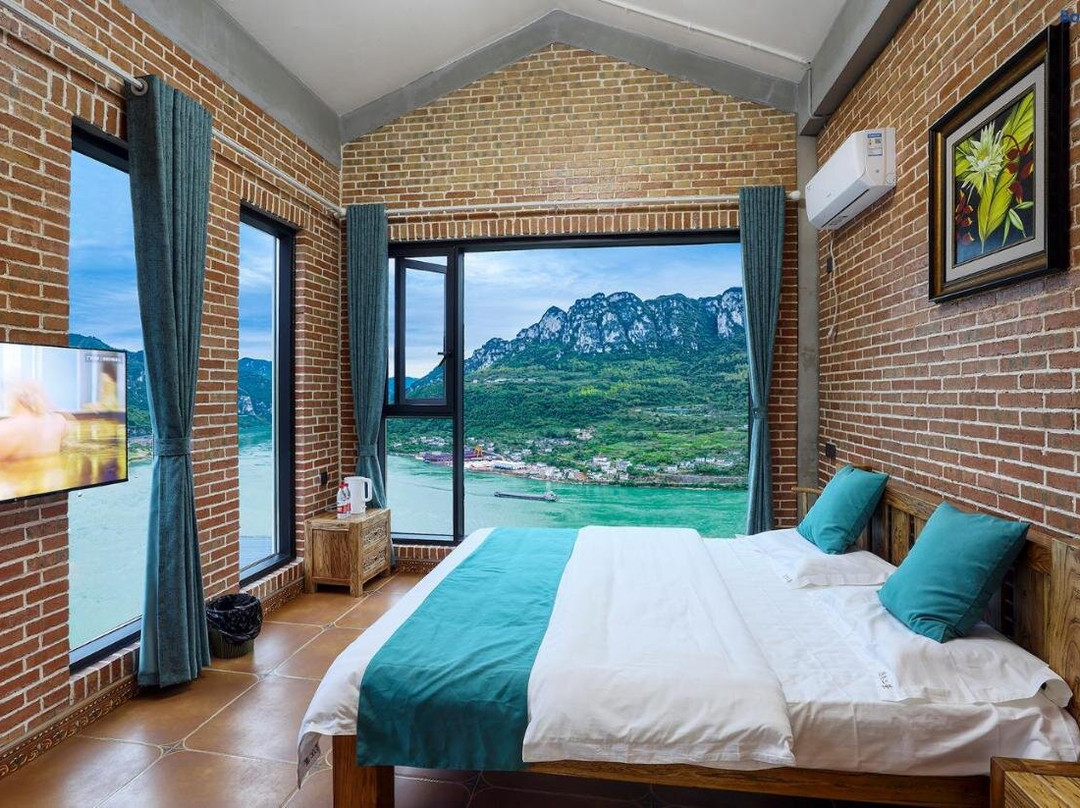 Three Gorges giraffe Park's Hotel