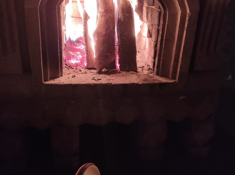 卡帕多奇亚厄赫拉热峡谷洞穴酒店主图