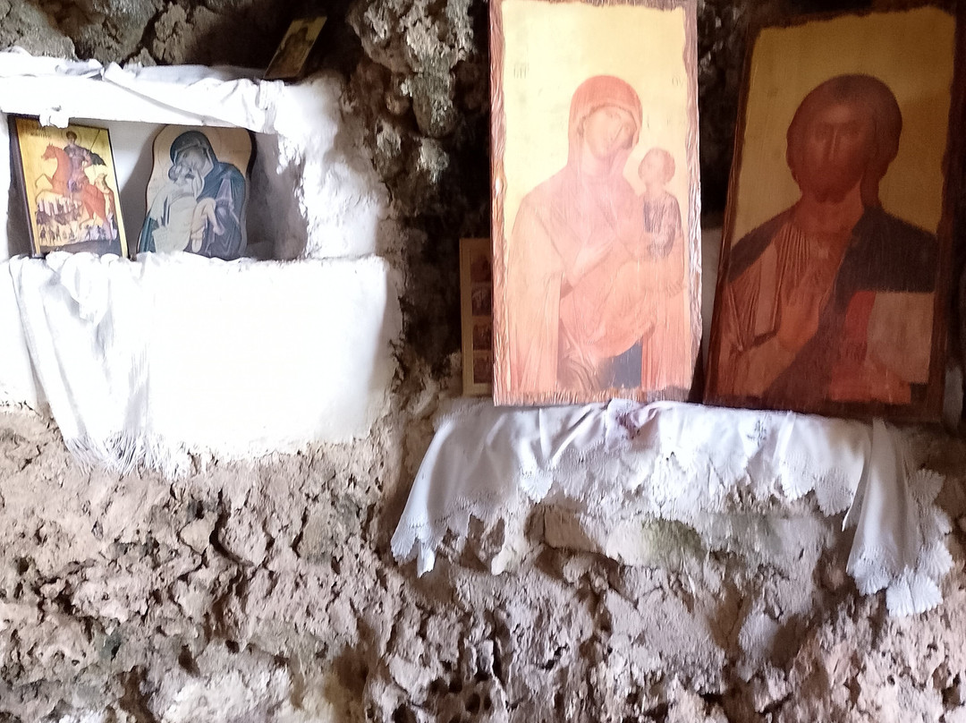 Agioi Saranta Cave Church-普它肋斯必去景点