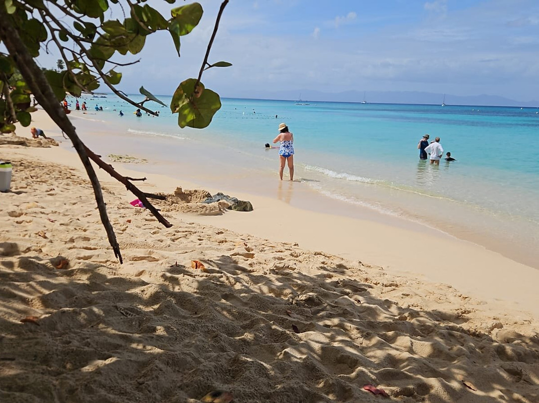 Anse du Souffleur-Port-Louis必去景点