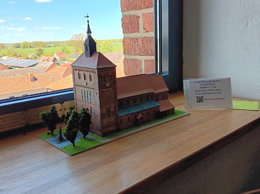St. Laurentius und St. Nikolaus-Sandau必去景点