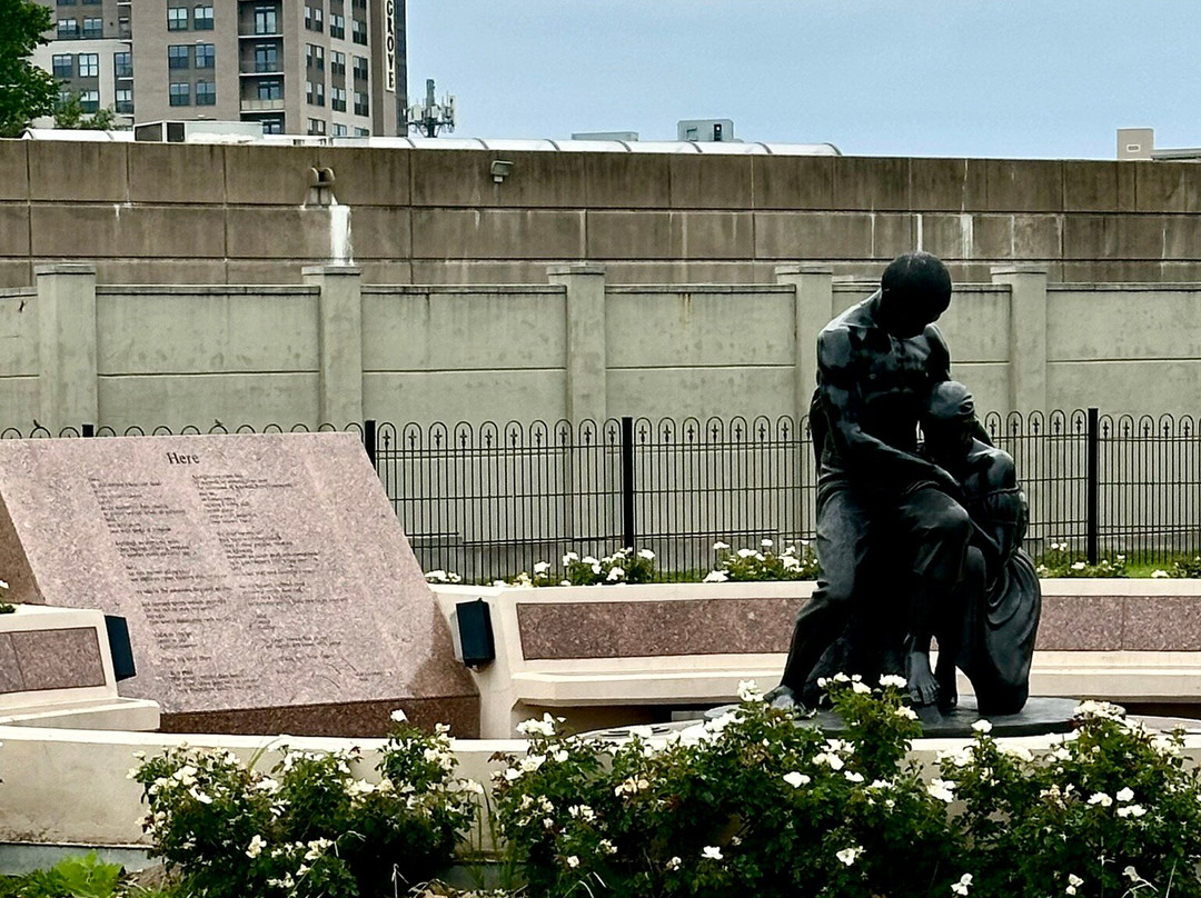 Freedman's Memorial-达拉斯必去景点