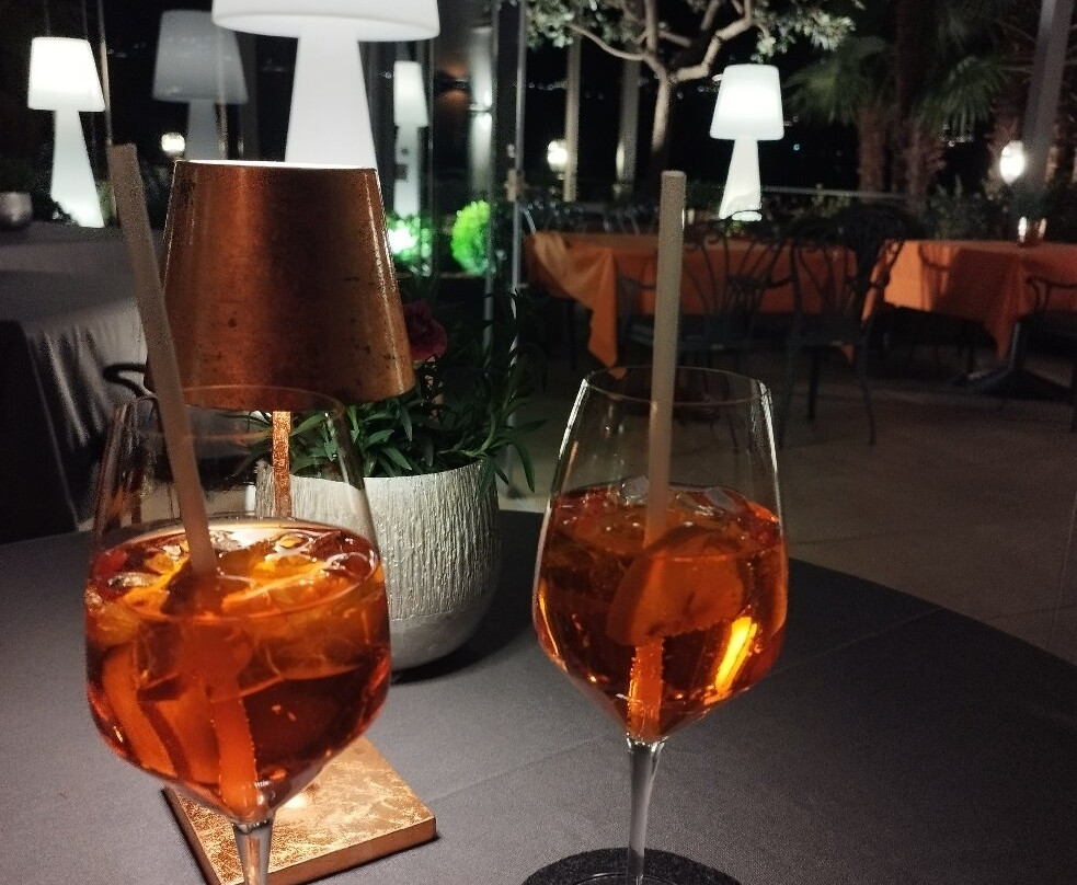 果瑟霍夫酒店主图