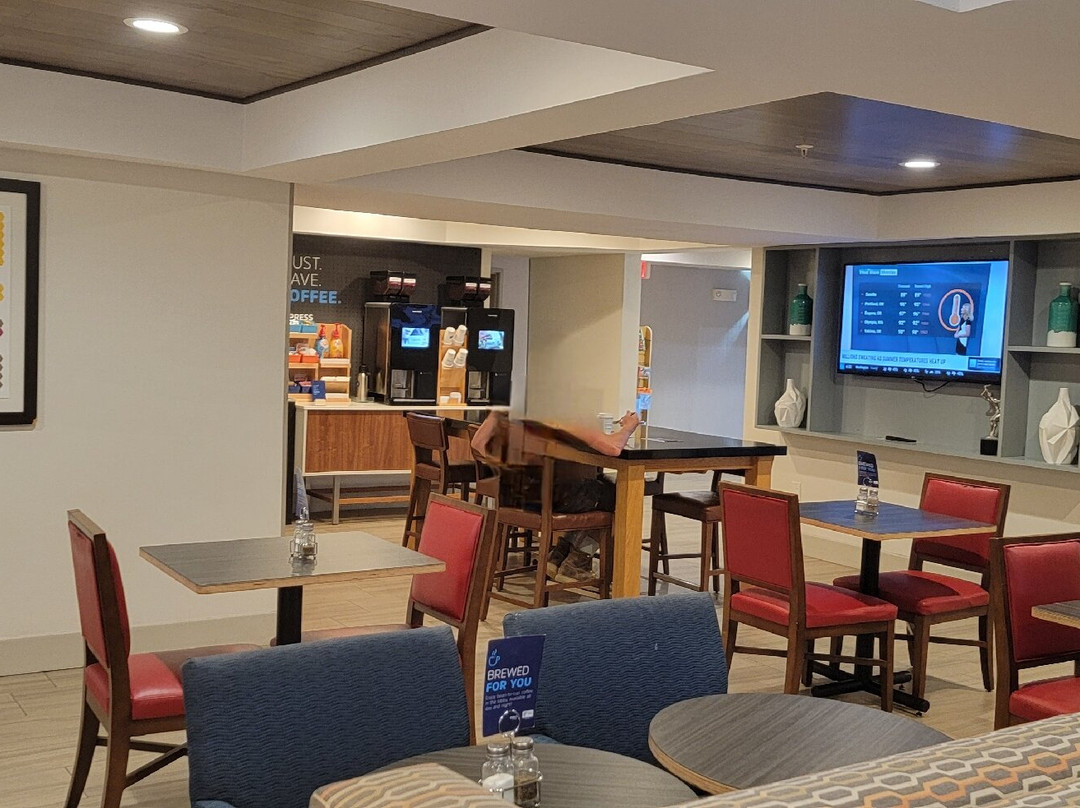 沃伦顿智选假日酒店主图