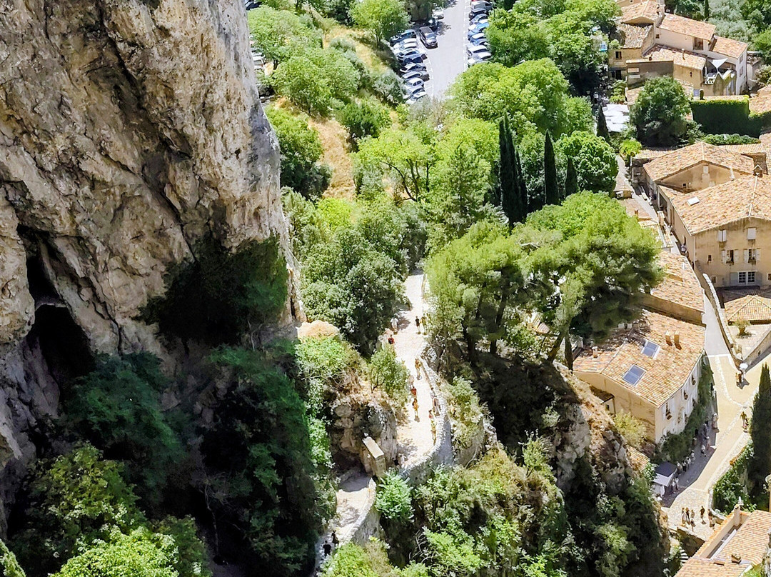Moustiers-Sainte-Marie  Office de Tourisme-穆斯捷-圣玛丽必去景点