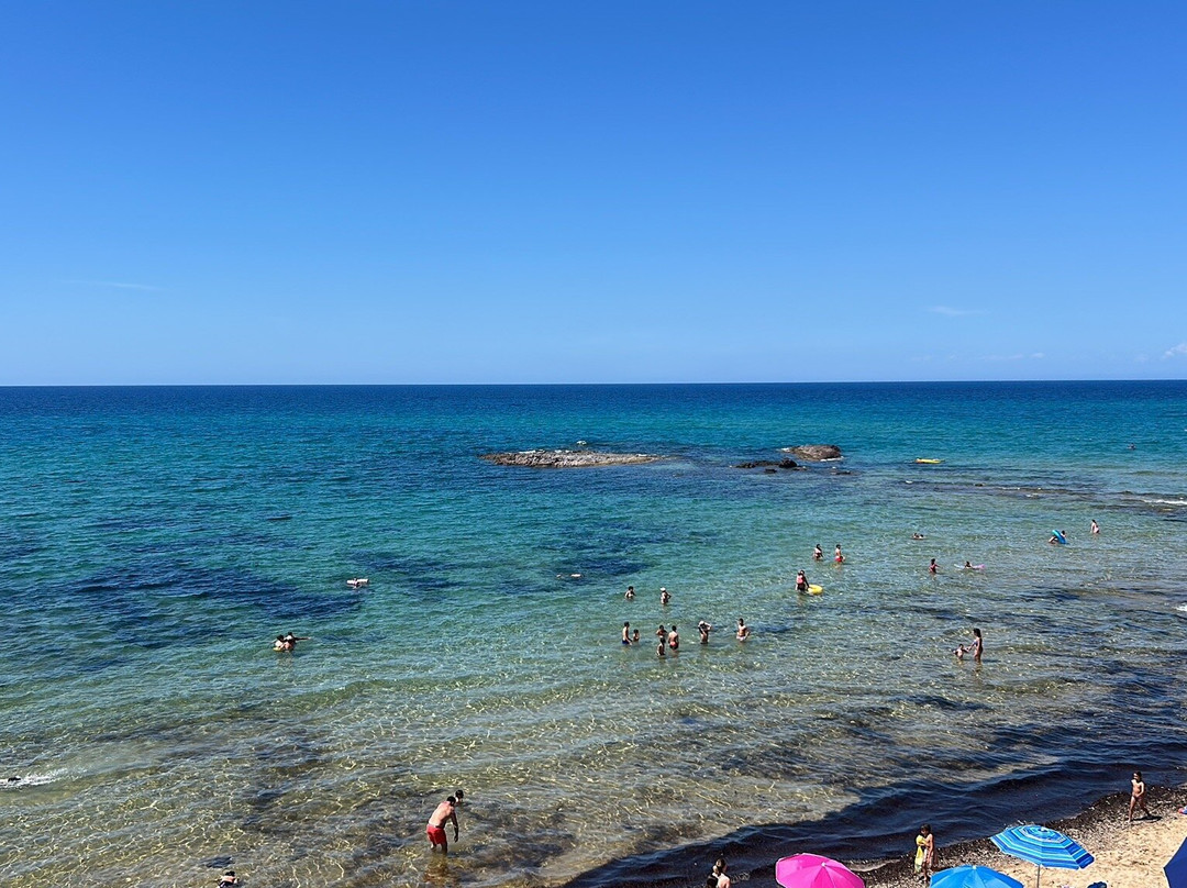 Spiaggia Lu Bagnu-Castelsardo必去景点