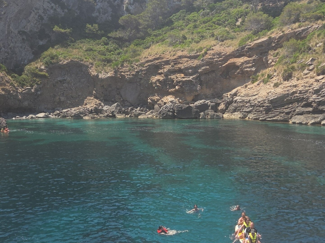 Playa del Puerto de Pollensa-波连萨必去景点