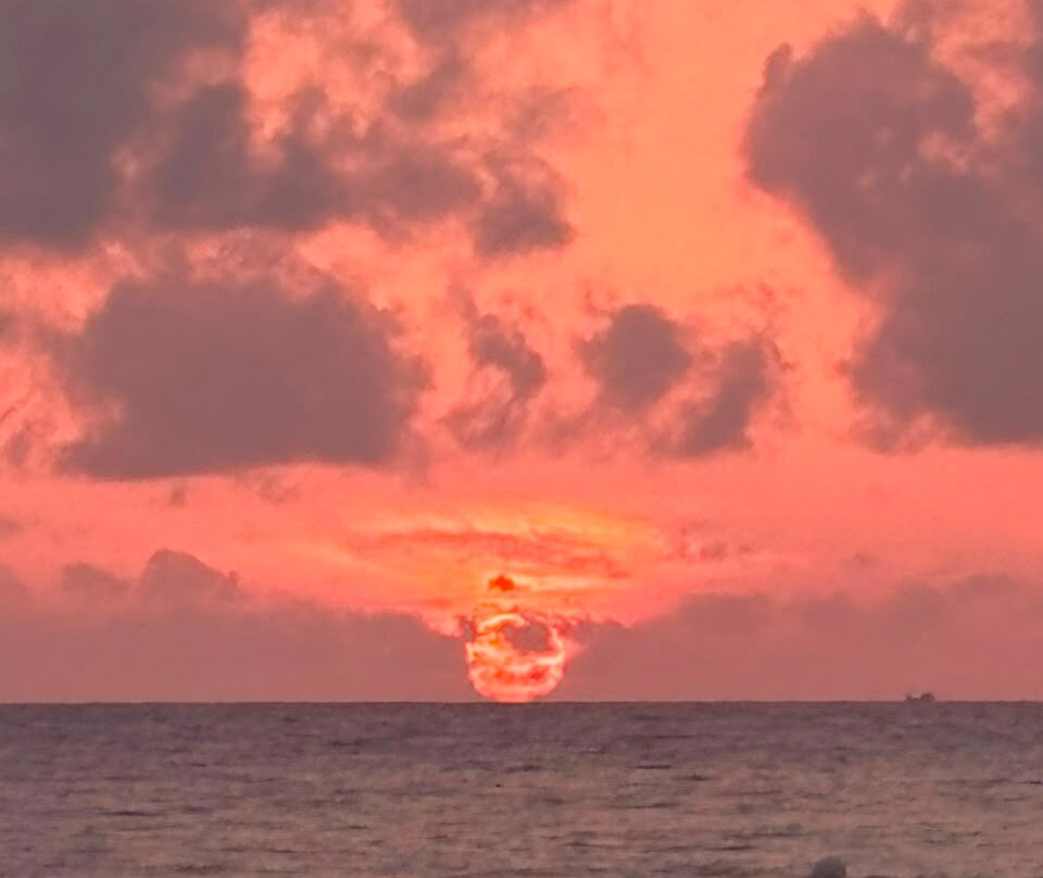 奈扬海滩度假村及水疗中心主图