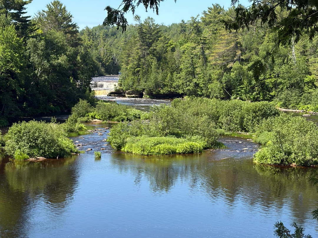 Tahquamenon Falls State Park-Paradise必去景点