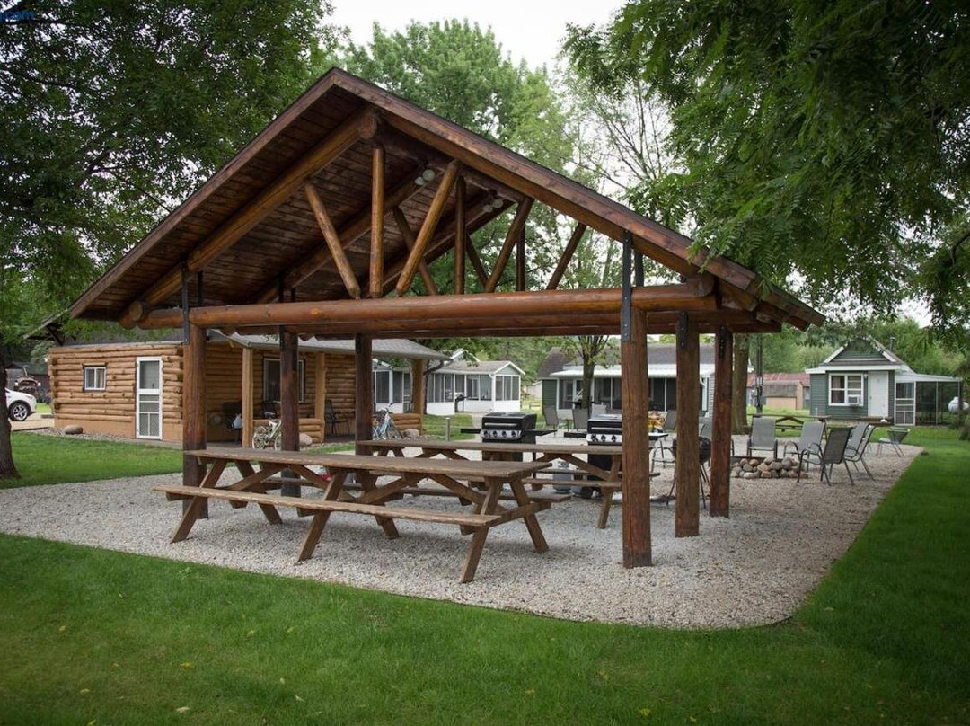 Cozy River Cabin w Screened Porch & Fire Pit