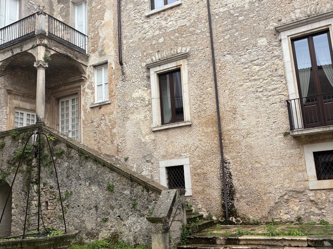 Castello Macchiaroli-Teggiano必去景点