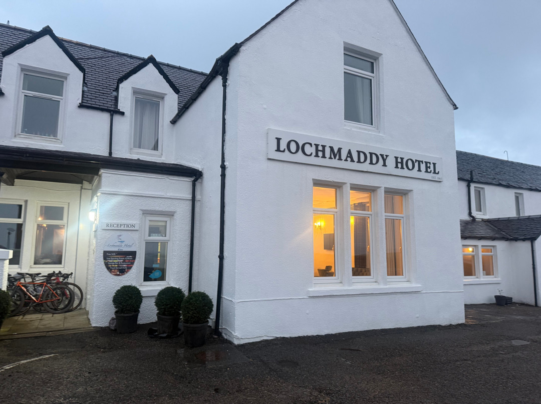 Lochmaddy Hotel主图