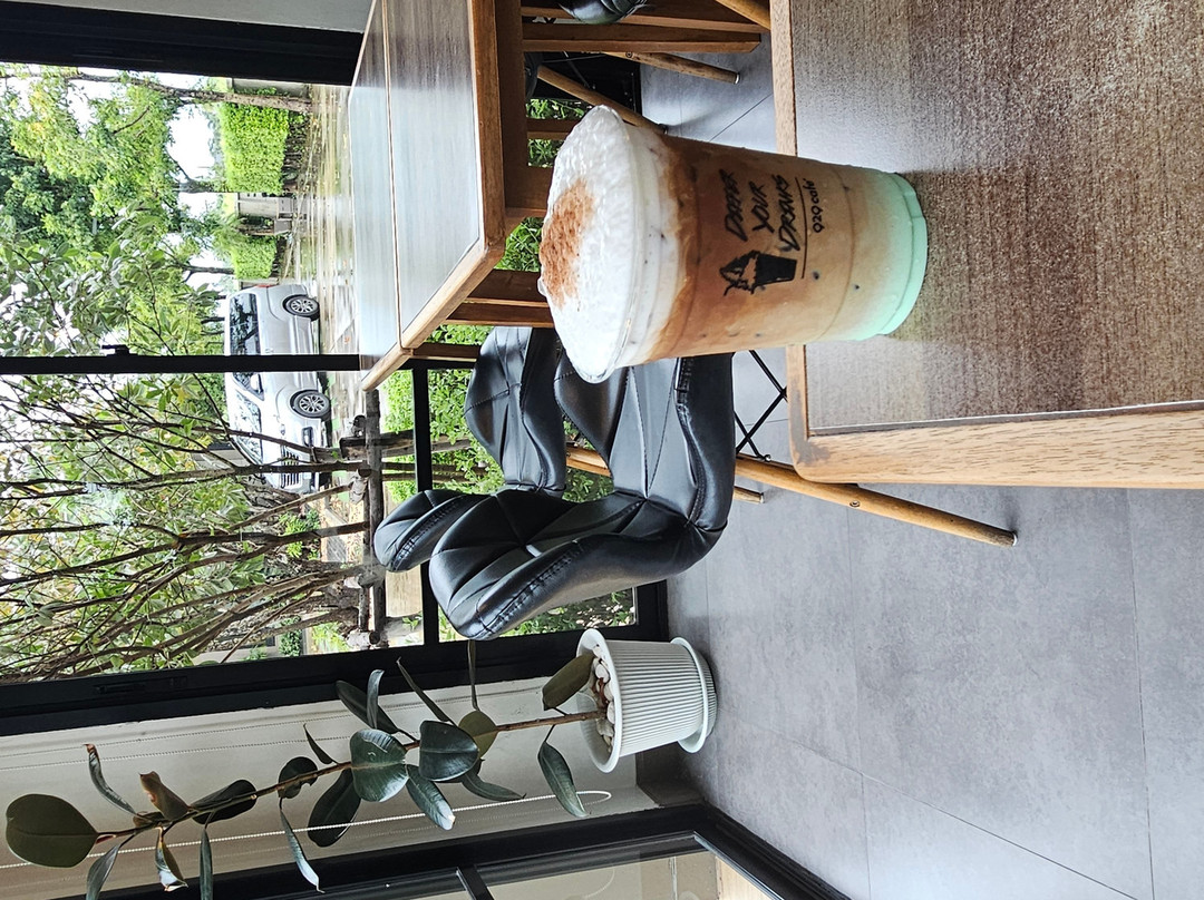 帮普拉索花园酒店主图
