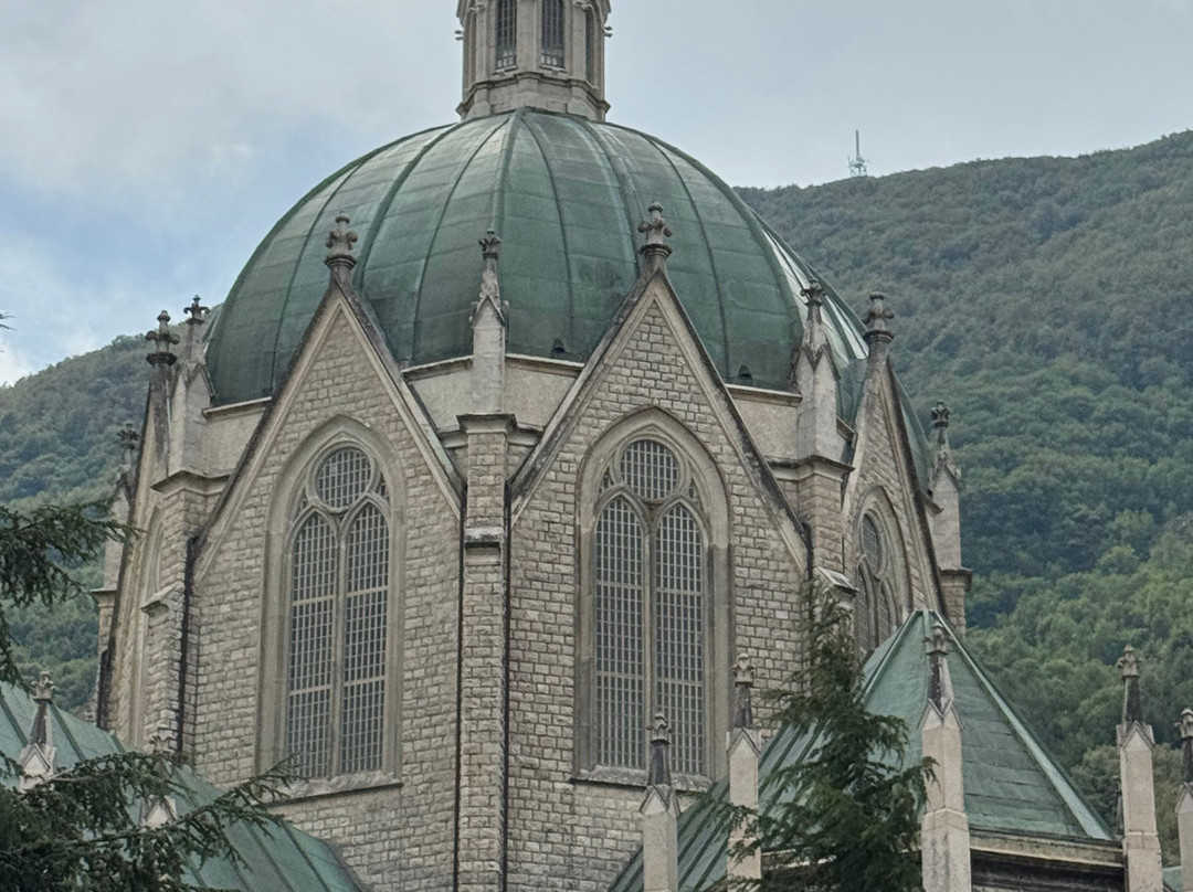 Basilica of Our Lady of Sorrows - Castelpetroso Sanctuary-Castelpetroso必去景点