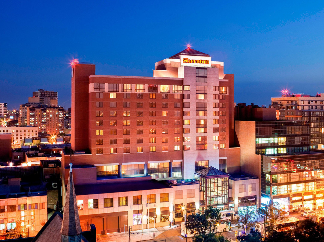 东拉瓜迪亚喜来登酒店主图