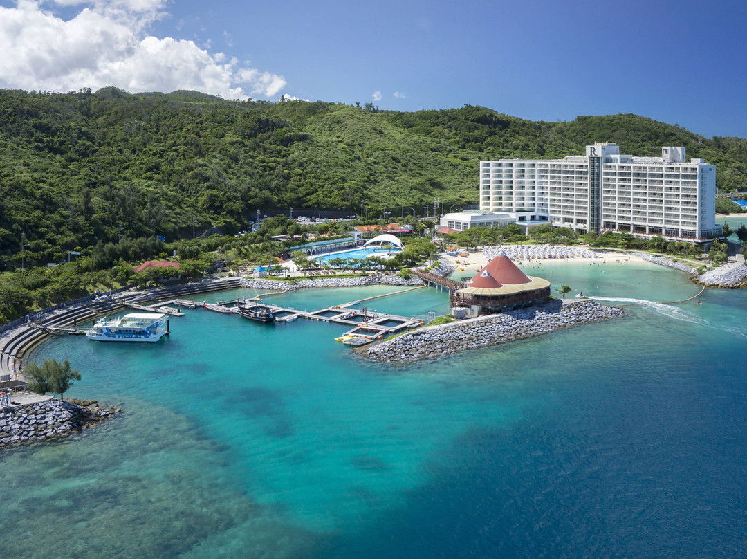 冲绳万丽度假酒店主图