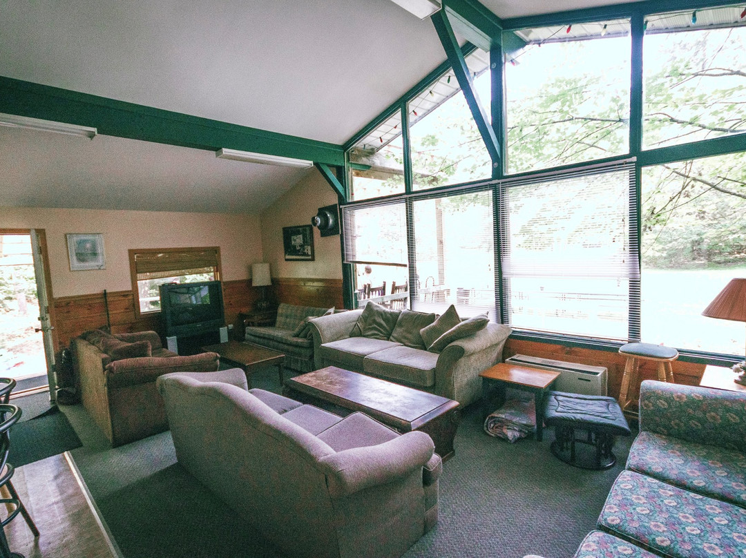 High Falls Bay Cottages, Camping & Waterpark