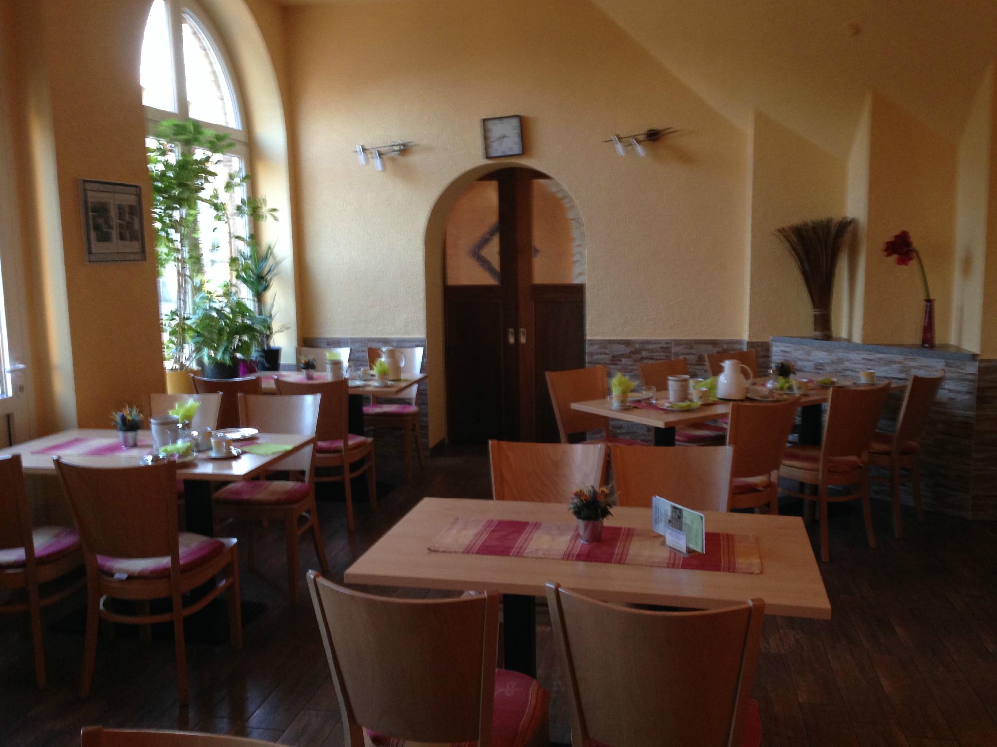 Hotel-Pension Grune Linde-餐饮