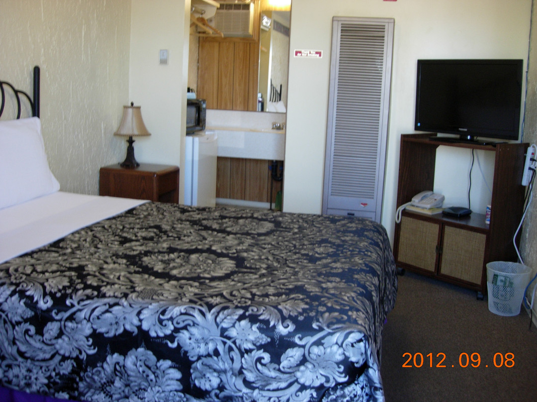 Claresholm酒店住宿-Century II Motel