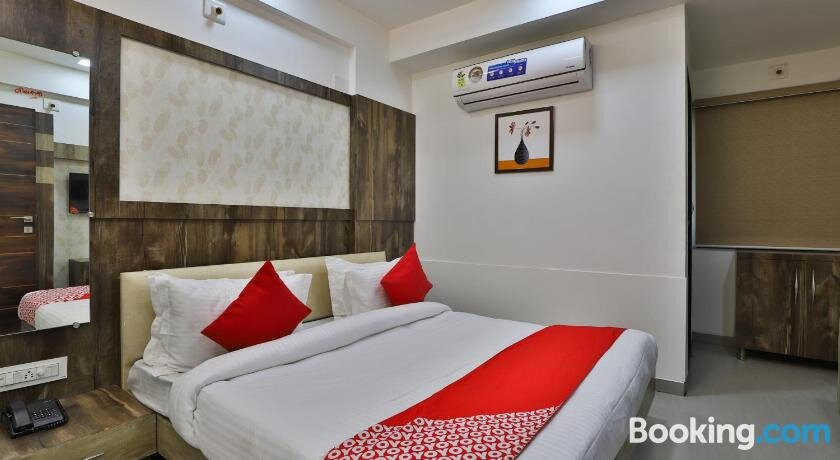 OYO 30683 Krishna Palace