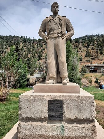 Steve Canyon Statue-Idaho Springs必去景点