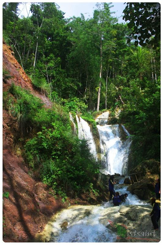 Kembang Soka Waterfall景点图片