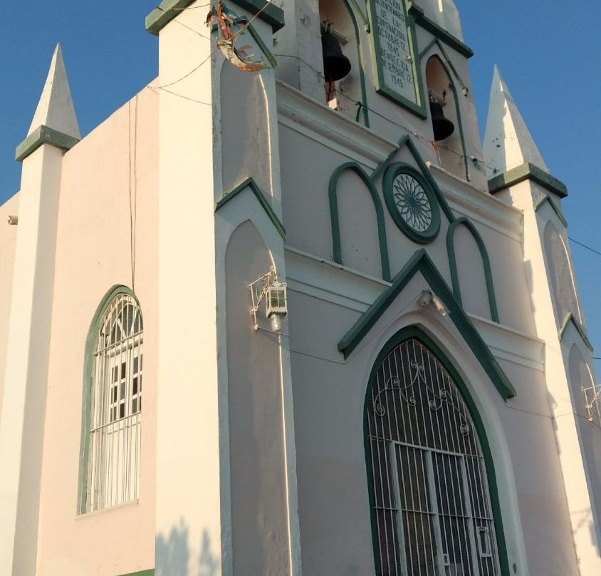 Capilla El Cerrito-El Grullo必去景点