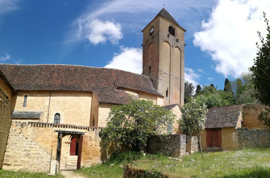 Ensemble Episcopal de Plazac (Église et Château des Évêques)景点图片