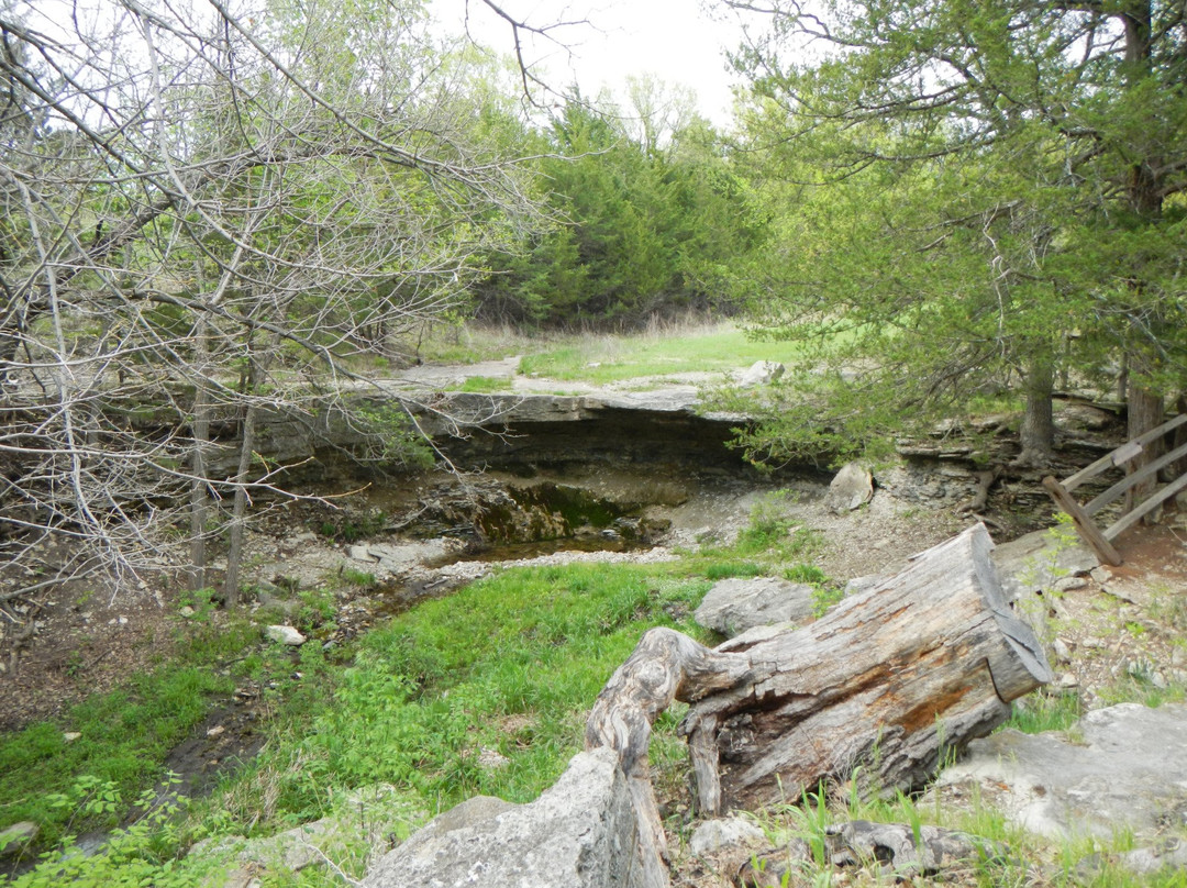 Marysville旅游景点-Alcove Springs