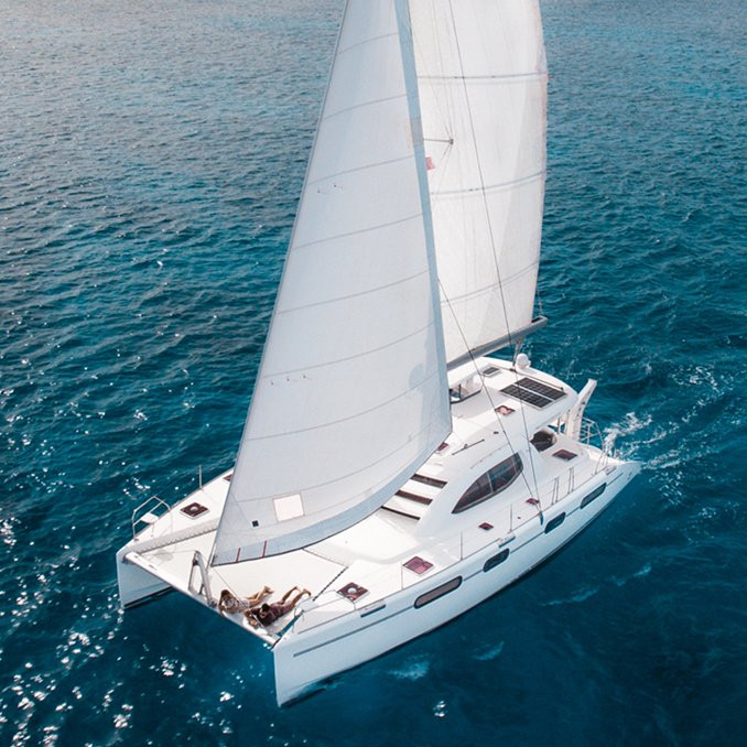 Mana Cruises + Charters