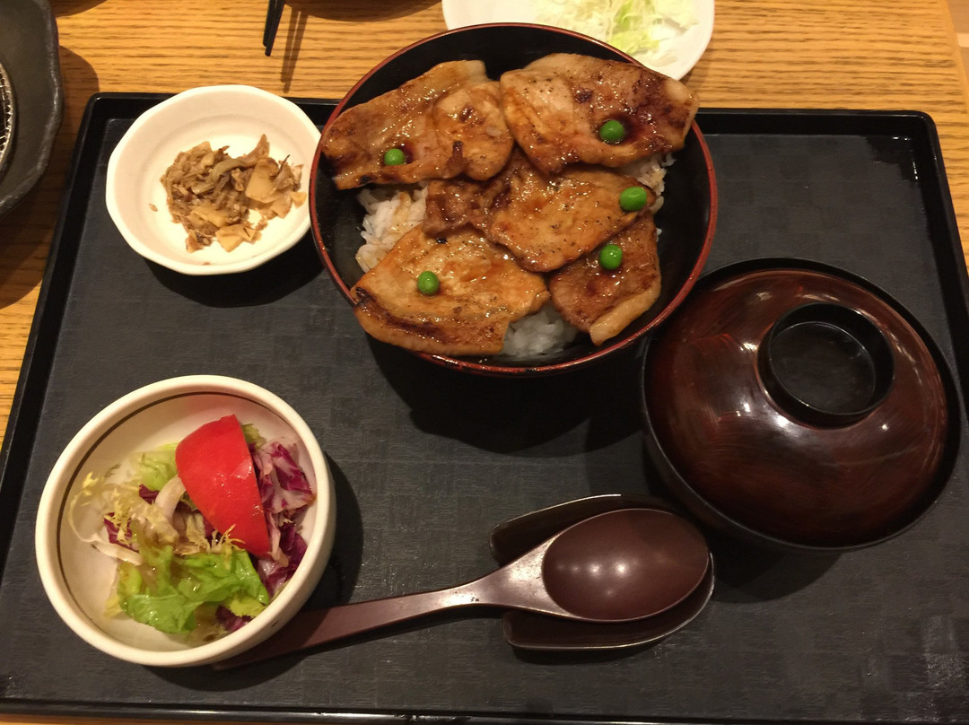 丼丼屋食堂 (荃灣店)