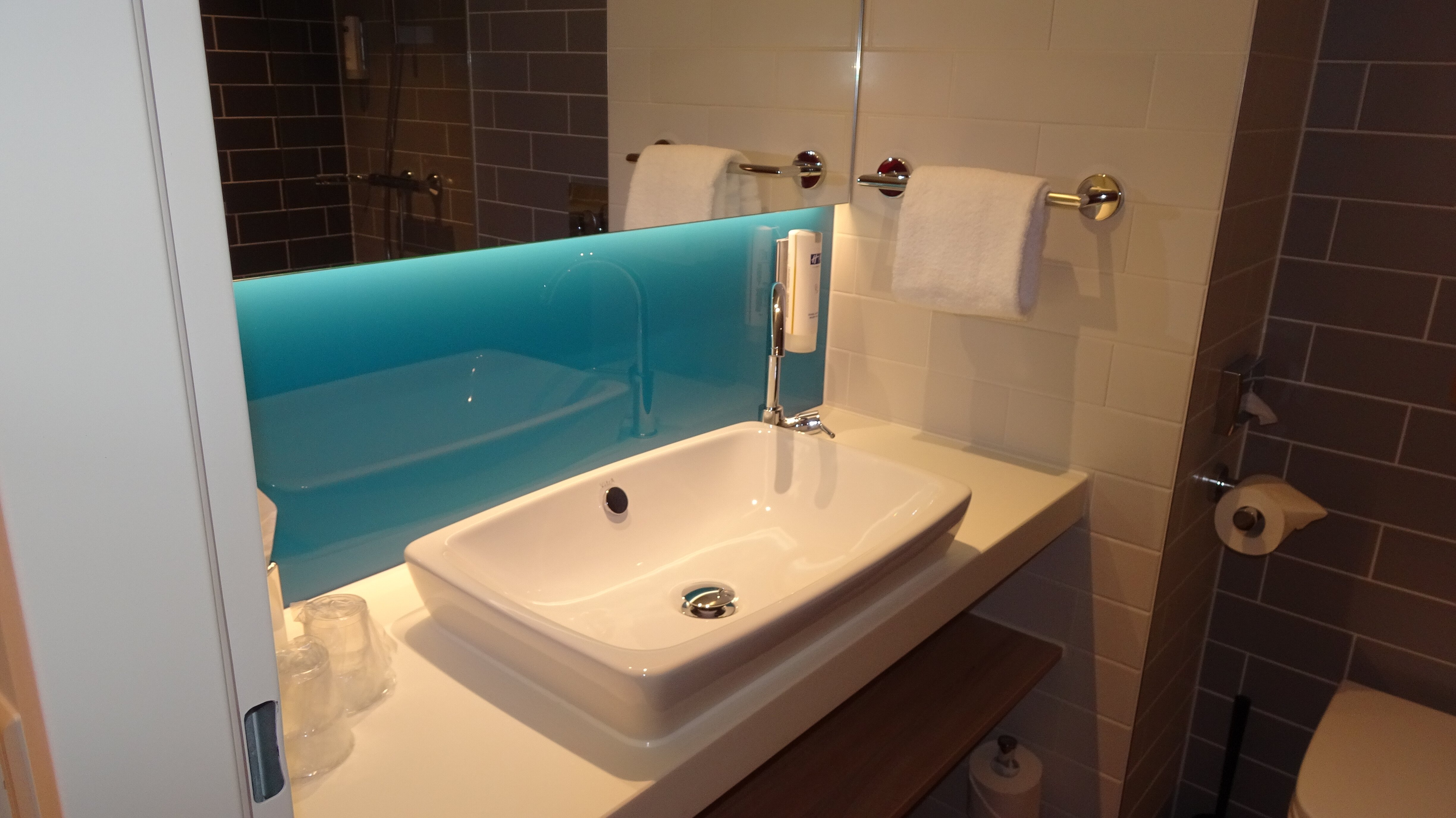 Holiday Inn Express Aarburg - Oftringen By IHG-浴室