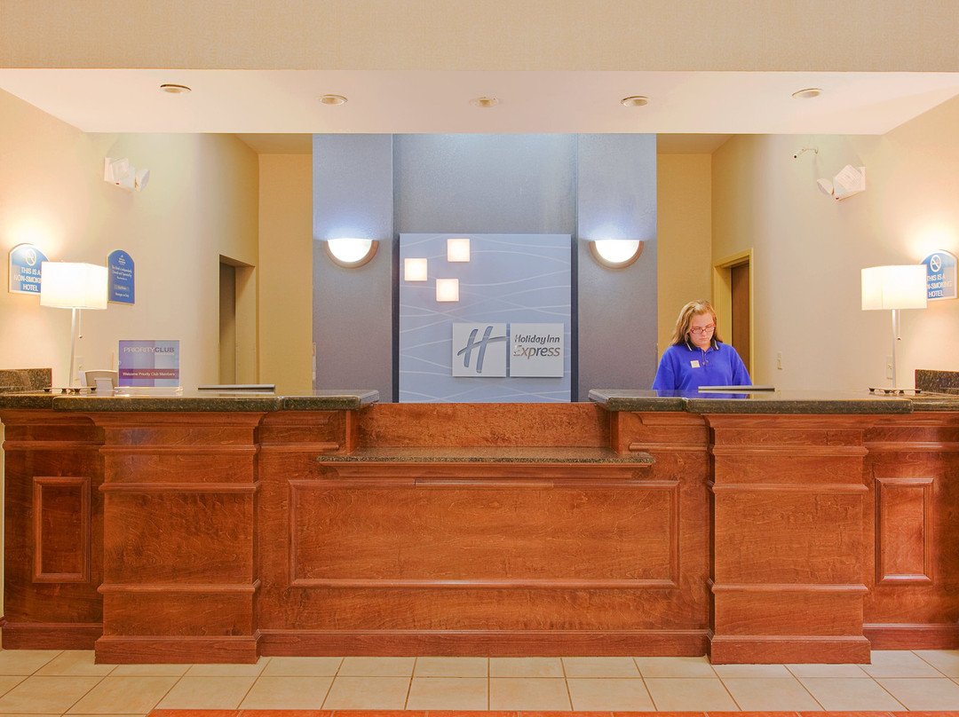 Holiday Inn Express & Suites Panama City-Tyndall by IHG主图